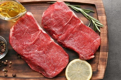 When making good arthritis food choices, opt for lean meat such as chicken or seafood rather than red meat