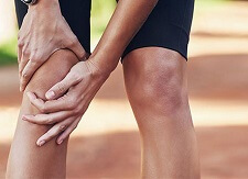 Front Knee Pain: Causes, Symptoms, Diagnosis & Treatment