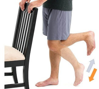 Les flexions du genou sont un moyen simple de commencer à renforcer les ischio-jambiers. Parfait après une blessure Les flexions du genou sont un moyen simple de commencer à renforcer les ischio-jambiers. Parfait après une blessure