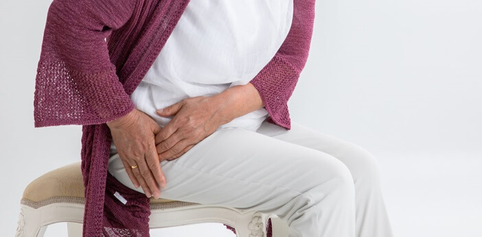 Hip Bursitis Pain: Causes, Symptoms, Diagnosis & Treatment