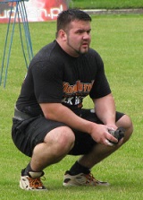 Squatting places forces around 7-8x bodyweight through the kneecap