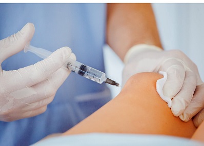 Knee injections can be a useful bone spur knee treatment Knee injections can be a useful bone spur knee treatment